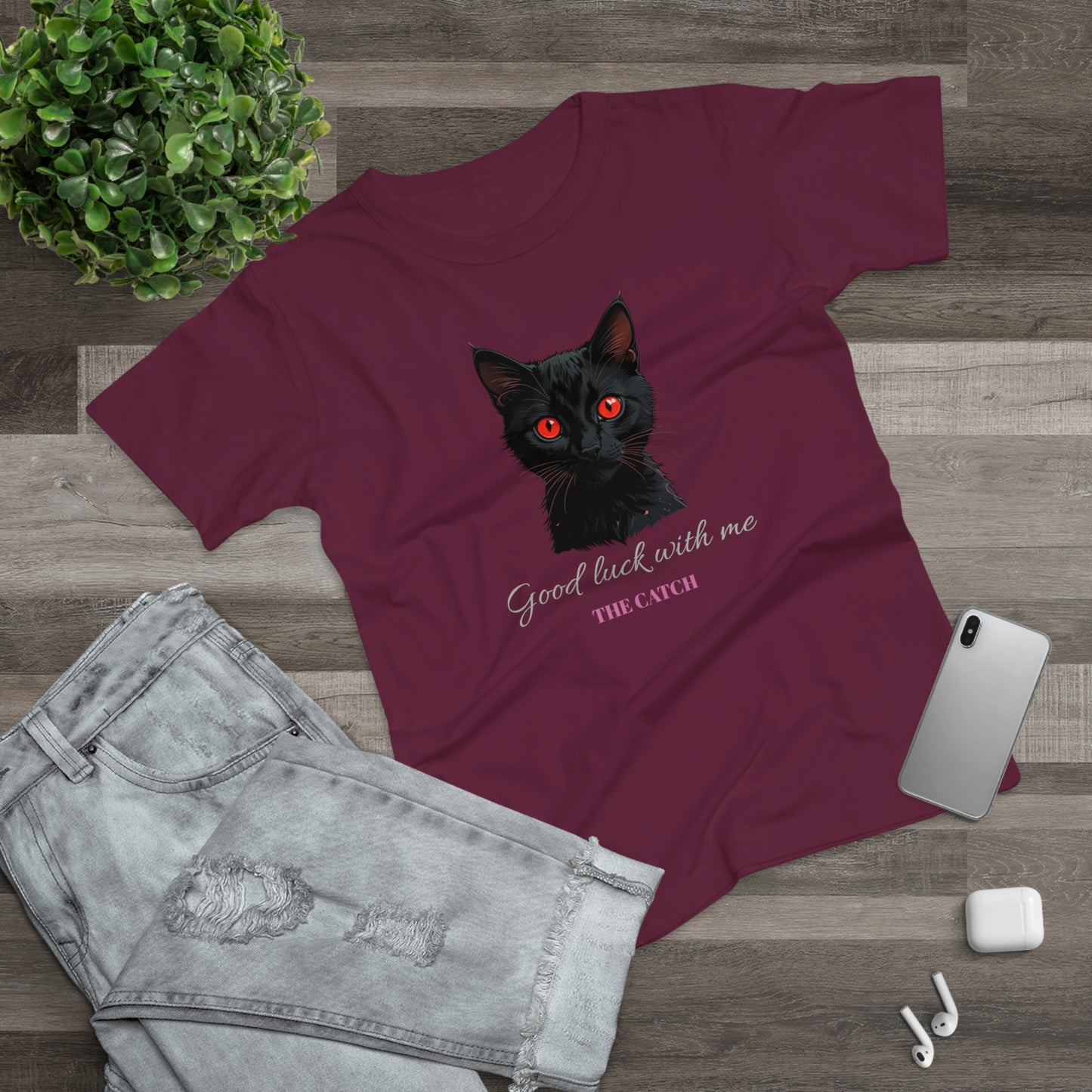 Good Luck Cat Women's T-Shirt - Playful Black Cat Design