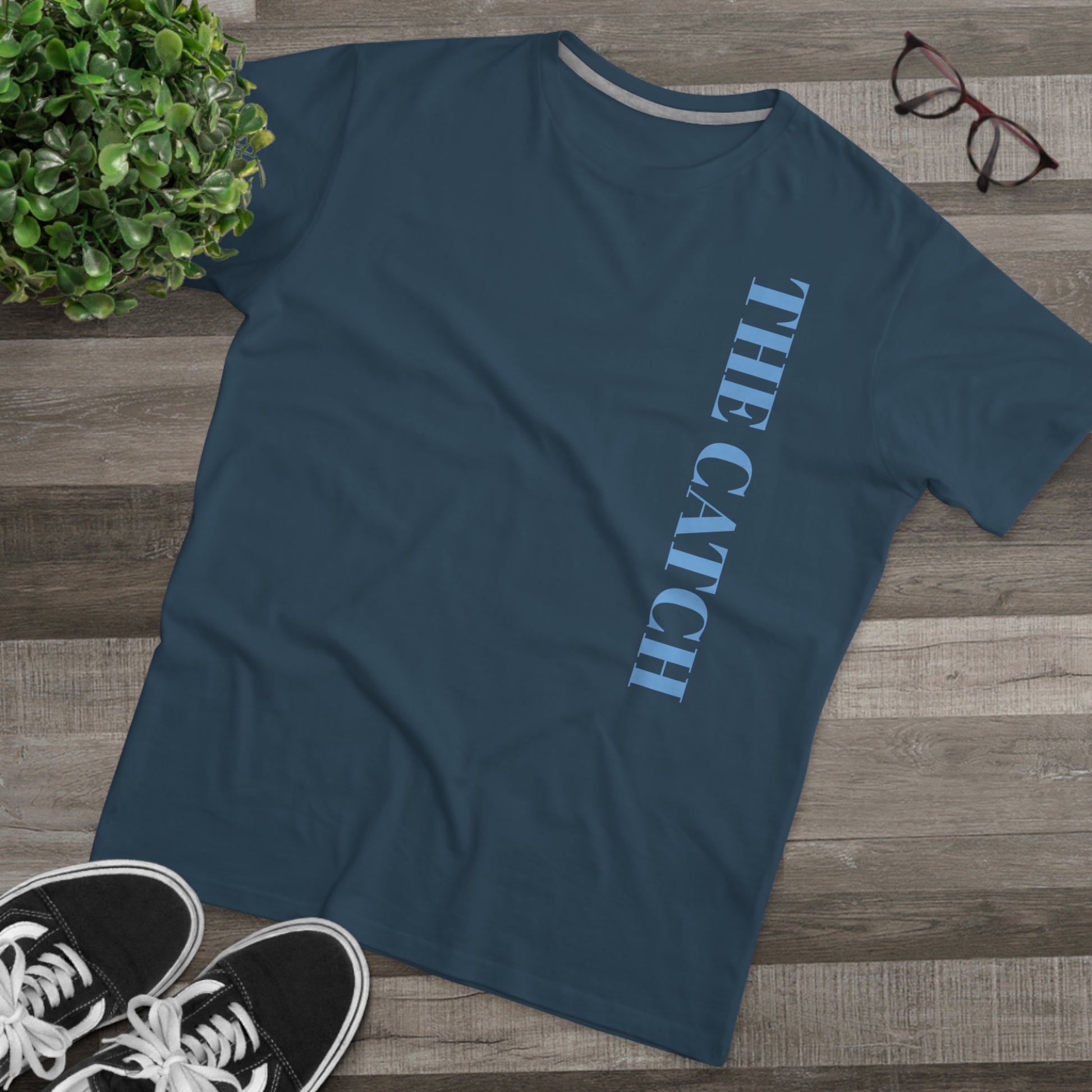 Artistic Modern-Fit Men's Tee - Unique Graphic T-Shirt for Creative Souls - THE CATCH